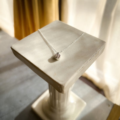 Sterling Silver Wheat-Patterned Pendant Necklace (7mm)