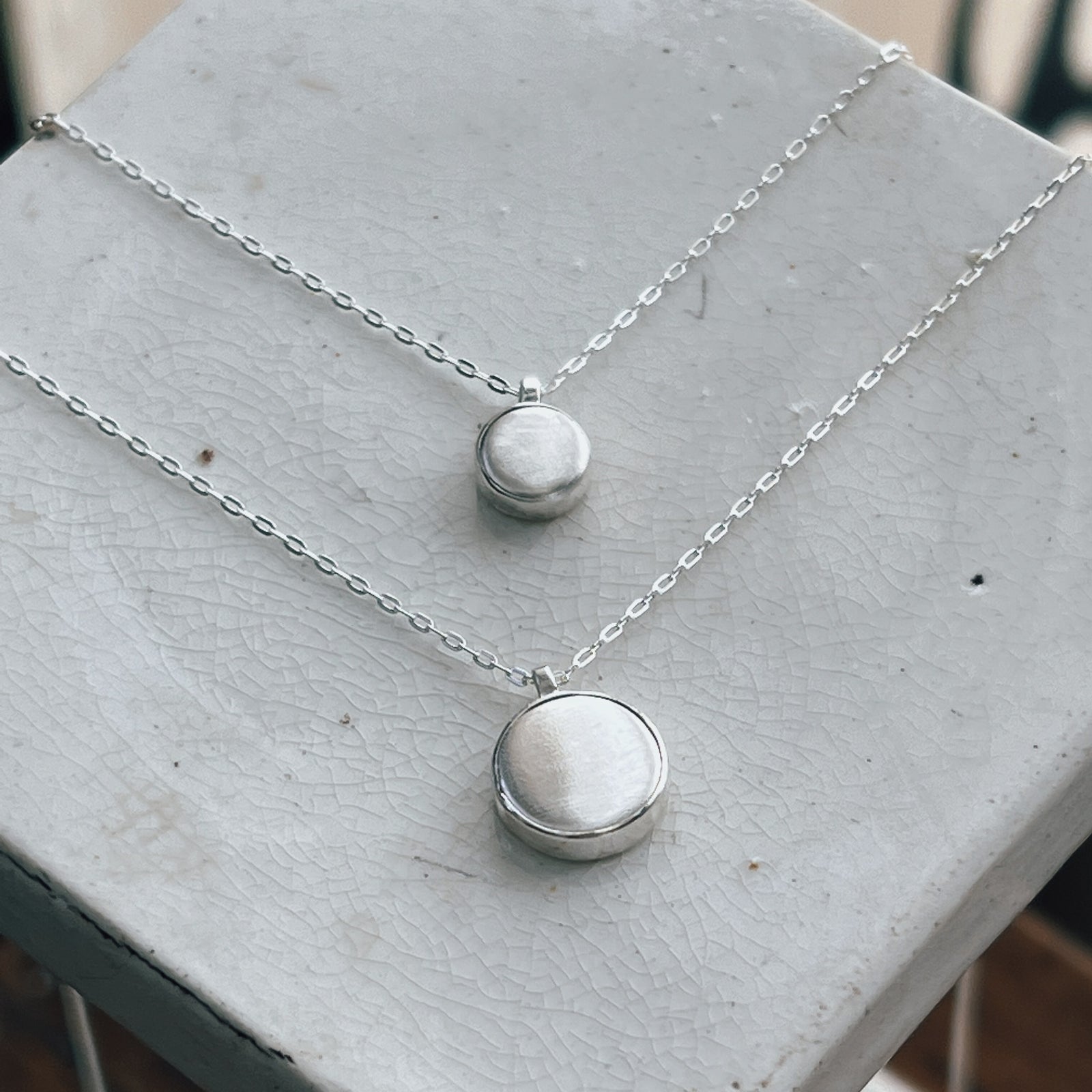 Comoda Necklace - Brushed Silver