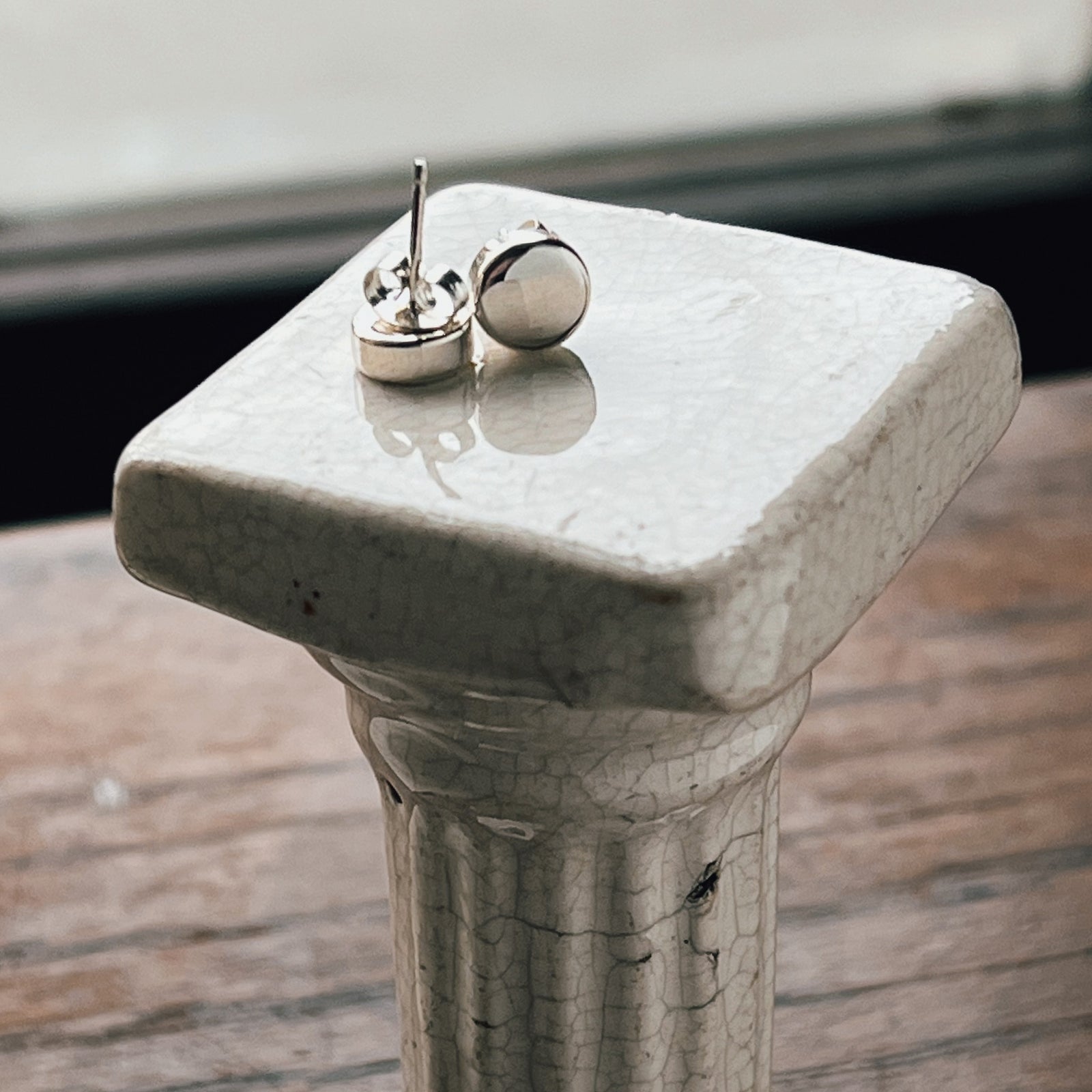 Comoda Stud Earrings - Silver